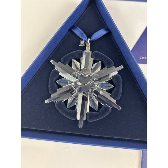 Swarovski 2006 Annual Christmas Ornament Snowflake Crystal #0837613 Box & Cert - Picture 3 of 8